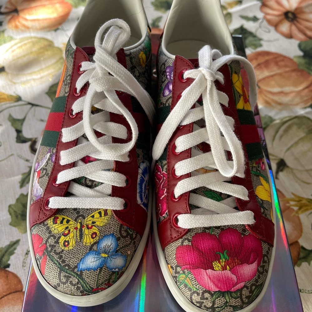 Authentic Gucci supreme GG Flora tennis sneakers